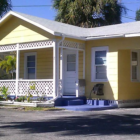 Sunshine Cozy Cottages インディアン・ロック・ビーチ エクステリア 写真