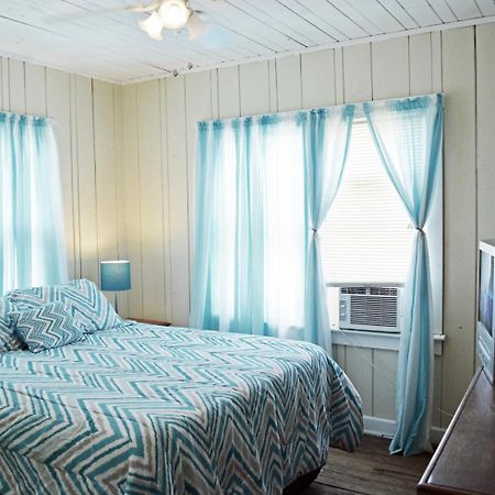 Sunshine Cozy Cottages インディアン・ロック・ビーチ エクステリア 写真