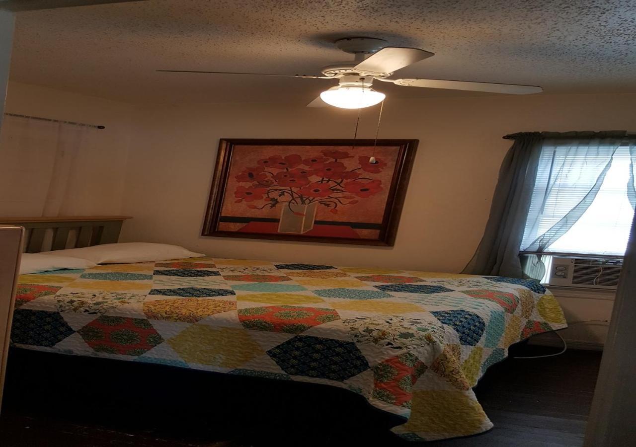 Sunshine Cozy Cottages インディアン・ロック・ビーチ エクステリア 写真