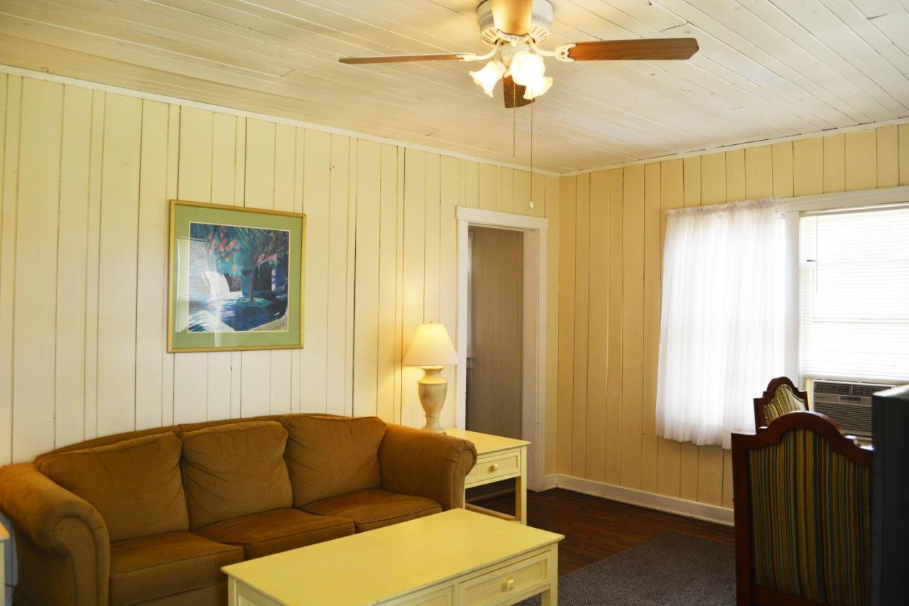 Sunshine Cozy Cottages インディアン・ロック・ビーチ エクステリア 写真