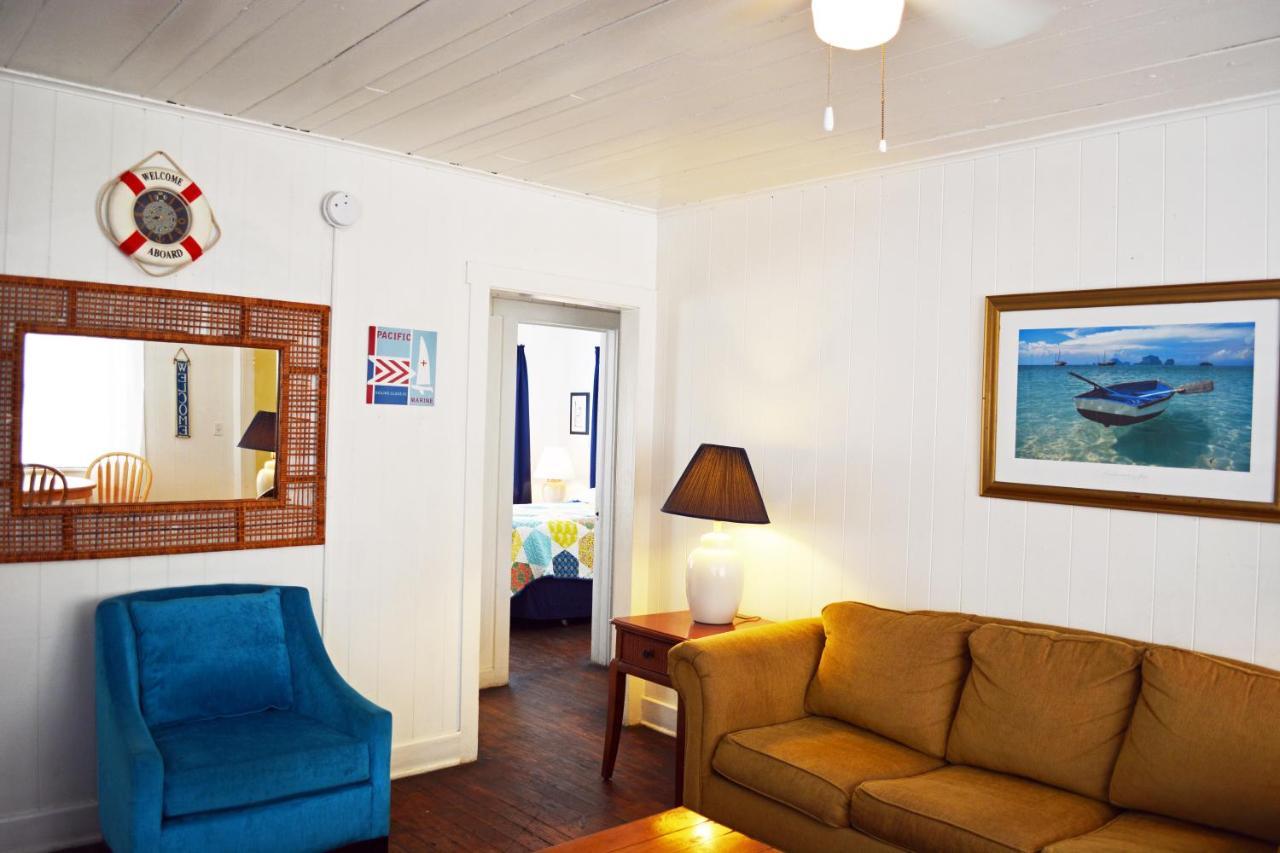 Sunshine Cozy Cottages インディアン・ロック・ビーチ エクステリア 写真