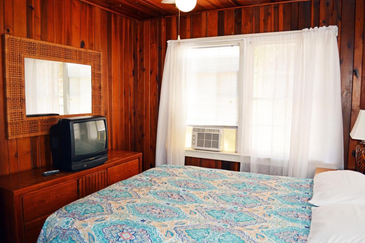 Sunshine Cozy Cottages インディアン・ロック・ビーチ エクステリア 写真