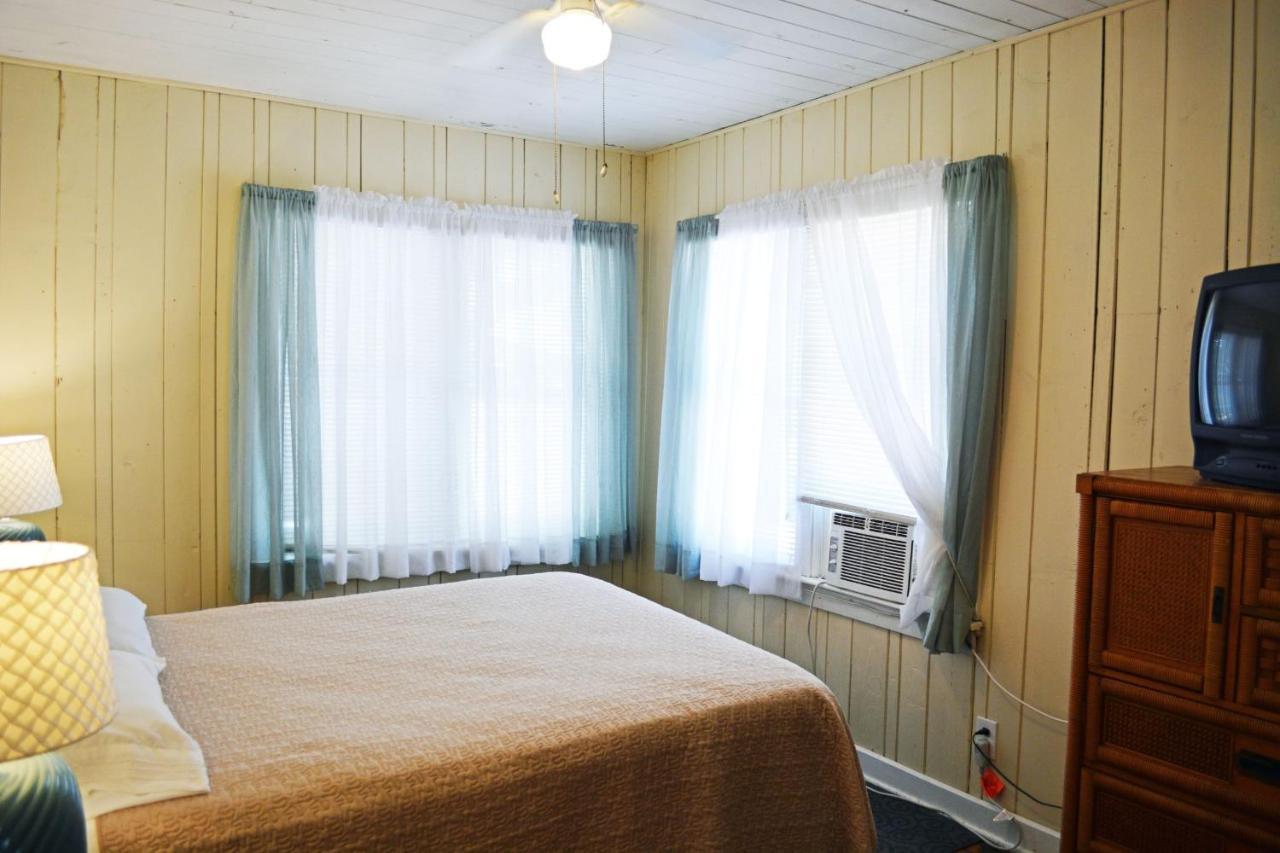 Sunshine Cozy Cottages インディアン・ロック・ビーチ エクステリア 写真